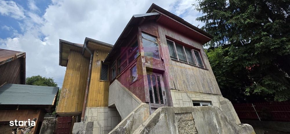Casa batraneasca cu teren de vanzare in Busteni