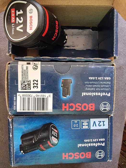 Bosch acumulator 12v.