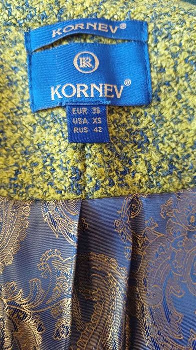 НОВО (100% вълна) стилно дамско палто, размер S-М