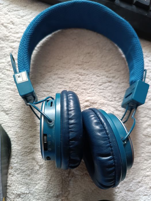 Клавиатура и наушники