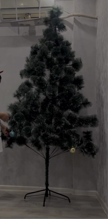 Елка с игрушками