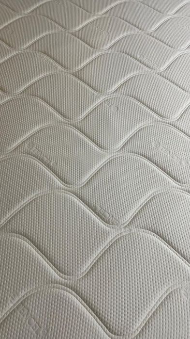 Продаю кровать+матрас