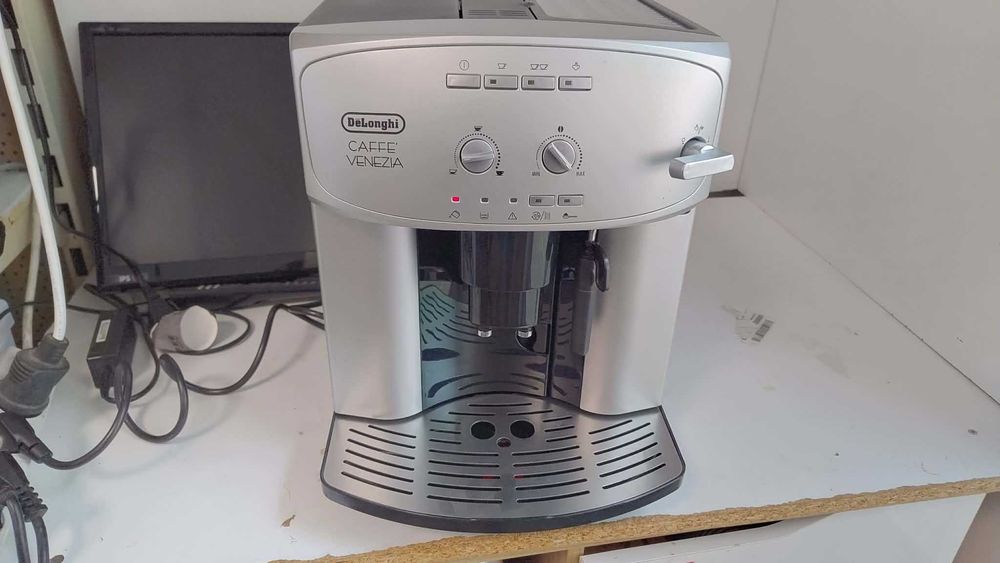 *ПРОМО* Кафемашина-Кафеавтомат De'Longhi Magnifica 15 бара
