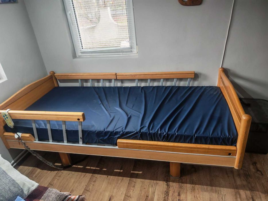 Volker електрическо болнично легло с пълен набор опции