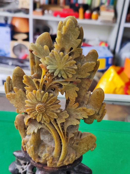 Статуетка цветя от сапунен камък