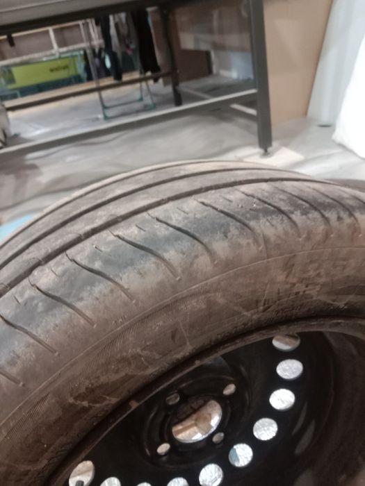 Продам диски с покрышками на 15