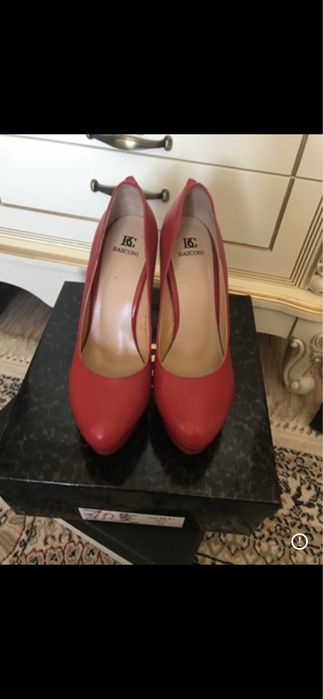 Туфли на высоком каблуке