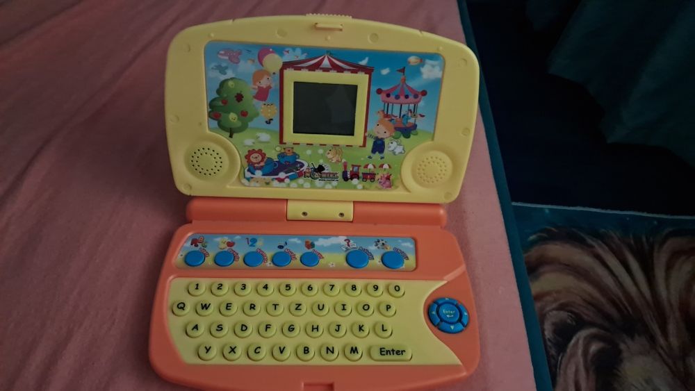Laptop interactiv pentru copii