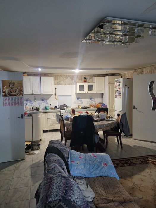 Продам коттедж в черновой отделке с стройматериалом