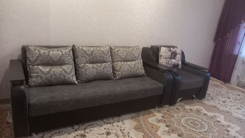 Продам диван в подарок кресло