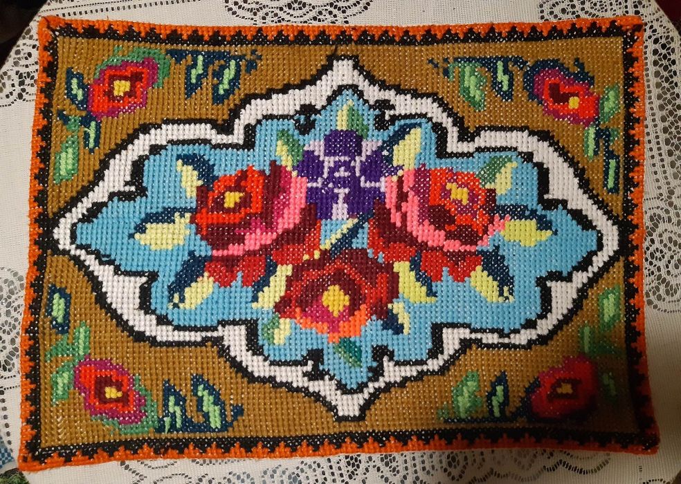 Carpete tradiționale cusute manual