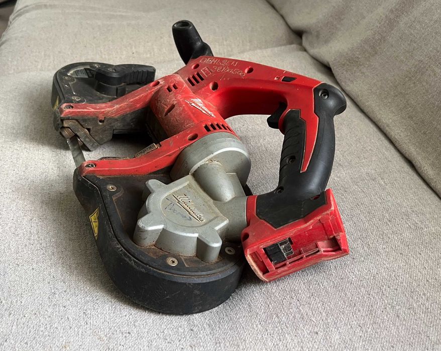 Fierastrau cu banda Milwaukee HD18BS 18V doar corp stare foarte buna