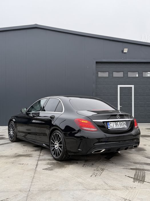 Mercedes Benz C250 2.0 Benzina (211 cp) 128.300KM