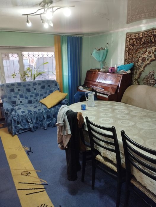 Продам двух этажный дом