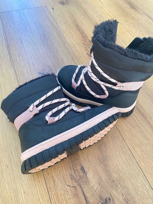 Ghete impermeabile îmblănite, cu șiret, marimea 24/25 RESERVED