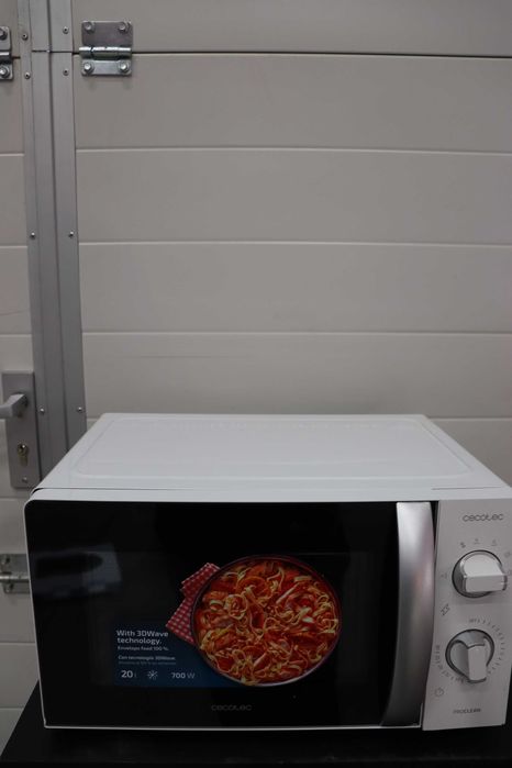 Микровълнова фурна Cecotec ProClean 2010, Обем 20 л, Мощност 700 W