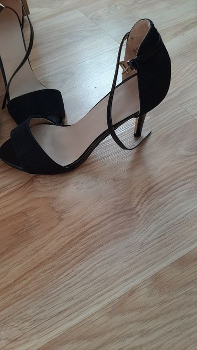 Продам туфли женские