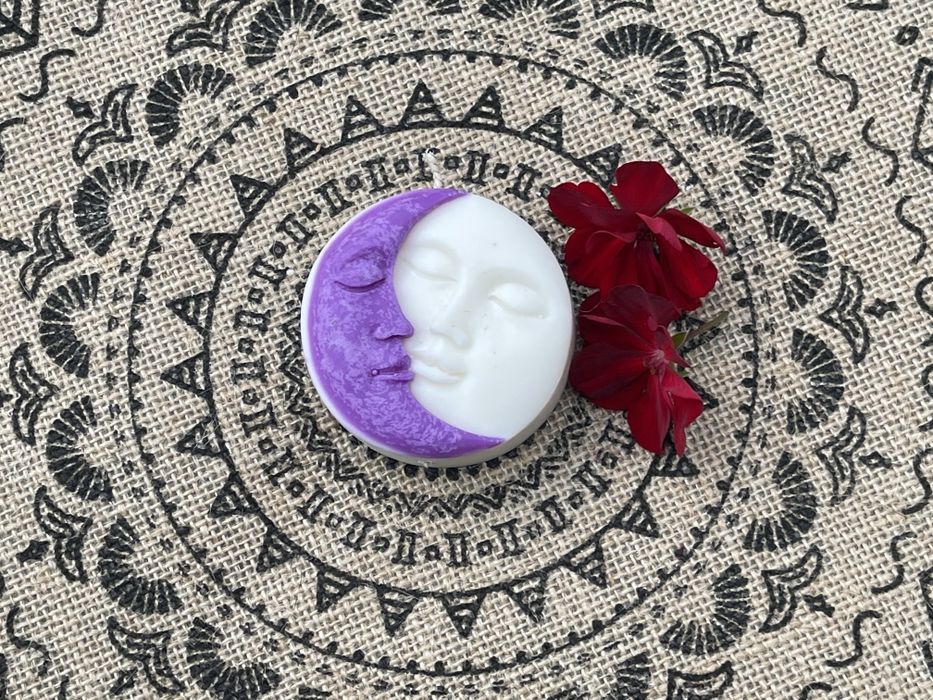 Lumânare parfumată luna cu soare marturii handmade ipsos