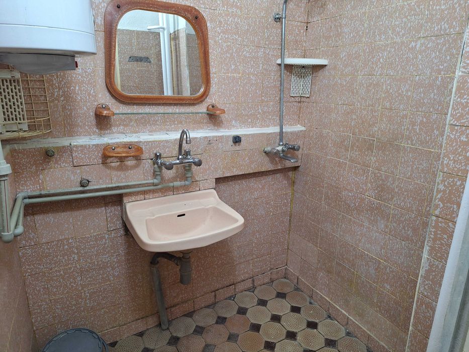 Дава се под наем Едностаен апартамент в Плевен, Идеален център - 42 кв.м за 204 € - Снимка #5