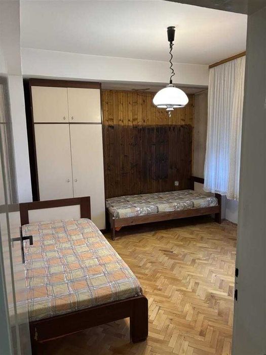 Дава се под наем Тристаен апартамент в Пловдив, Център - 76 кв.м за 377.4 € - Снимка #4