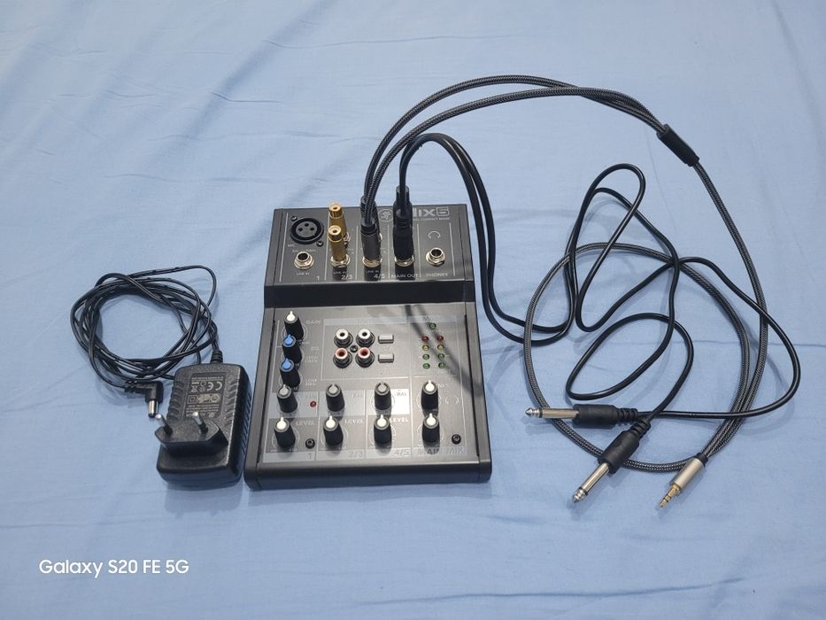 Vand mixer mackie mix 5