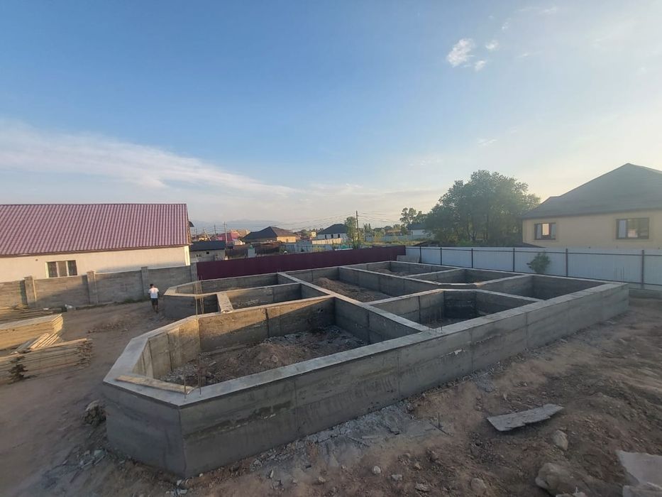 Фундамент заливаем