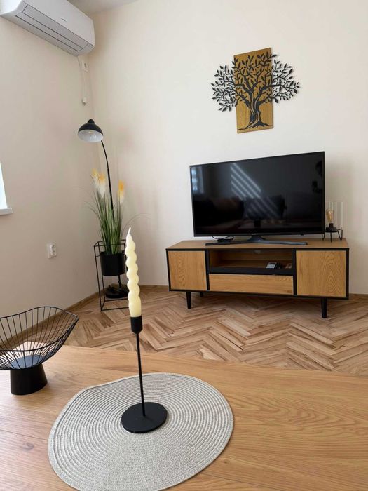 2-стаен апартамент, Широк център