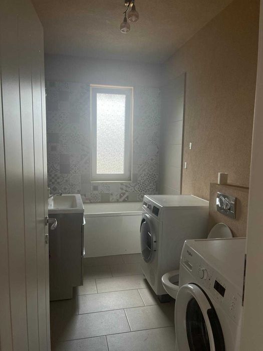 Inchiriez apartament 3 camere, terasa 81mp, Sub Cetate 45A
