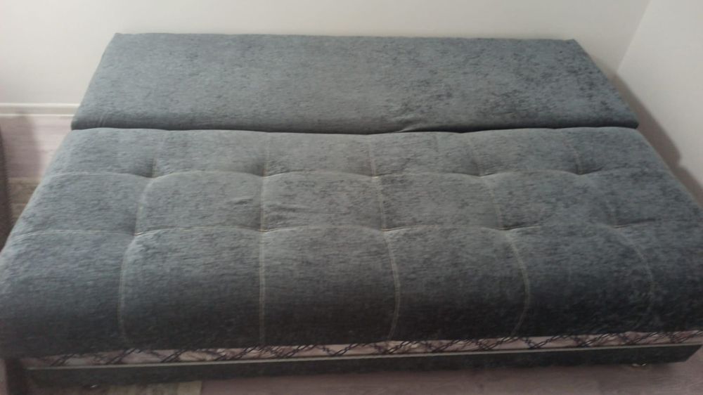 Диван в хорошем состоянии. 30 тысяч.