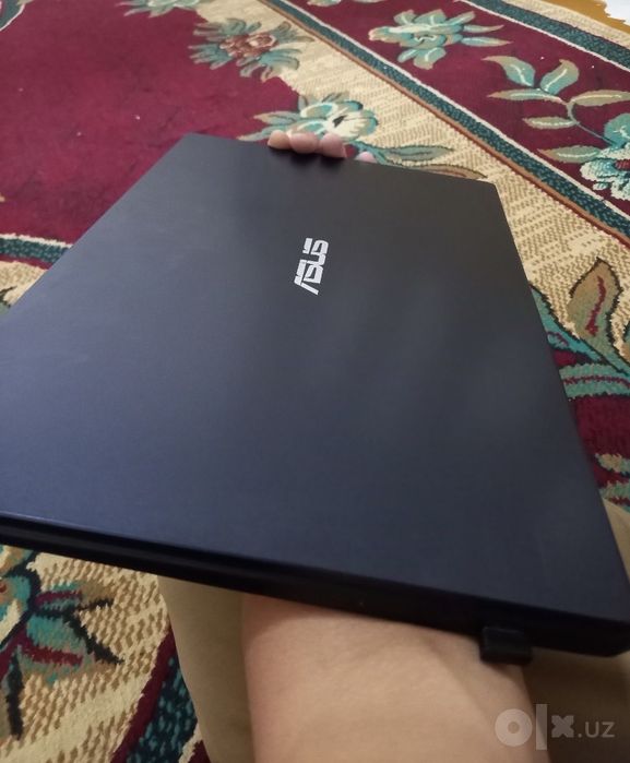 Asus E510K oldigon odamlar boʻlsa narxni kelshtrib beraman