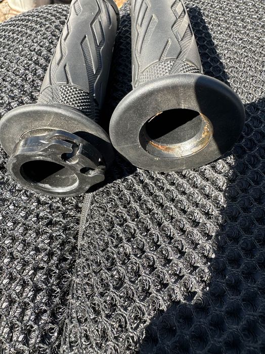 Оригинальные грипсы для мотоцикла