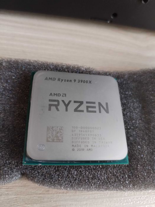 Процессор AM4, Ryzen 9 3900x, 12 ядер/24 потока, 105w.