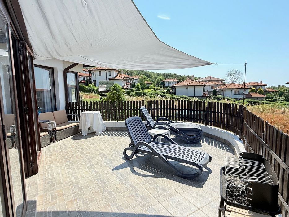 Продава се Къща в с. Кошарица, Област Бургас - 225 кв.м за 796 €/кв.м - Снимка #1