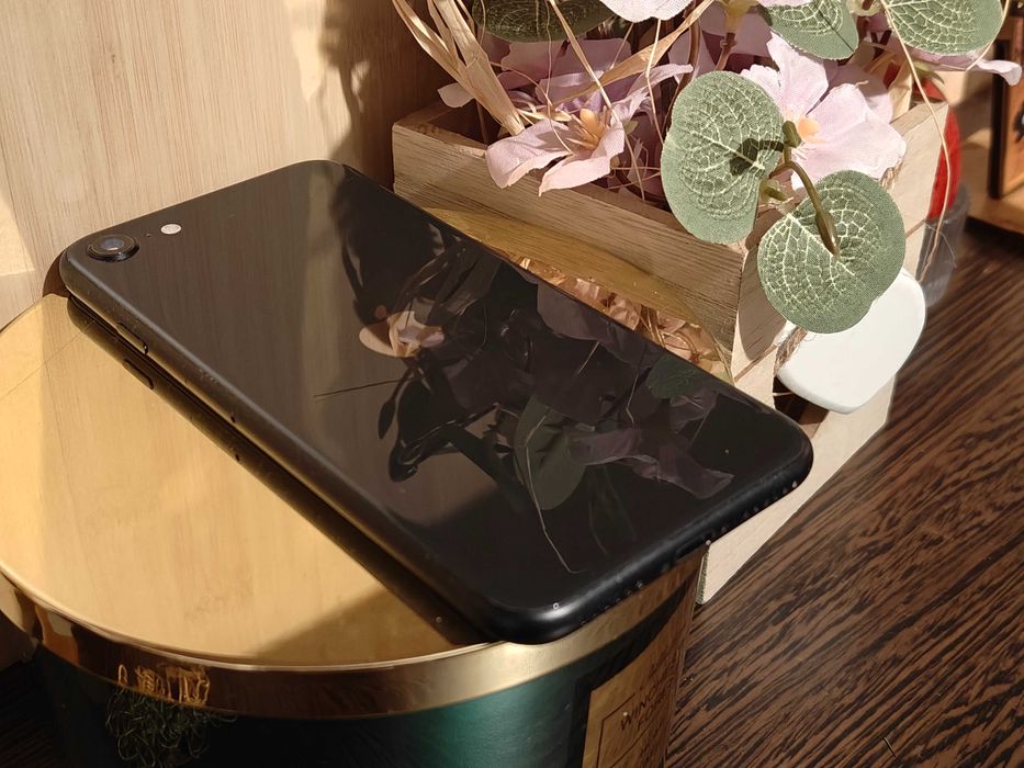 Iphone SE 2020 без забележки.