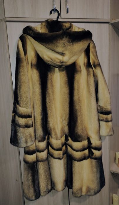 Продам норковую шубу