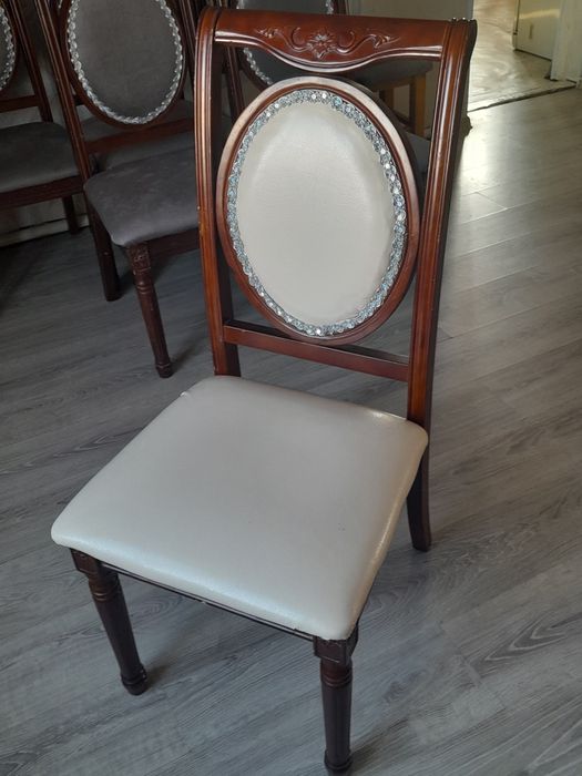 Продаются стулья/ Орындықтар сатылады