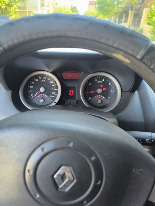 Renault megane 1.6 бензин