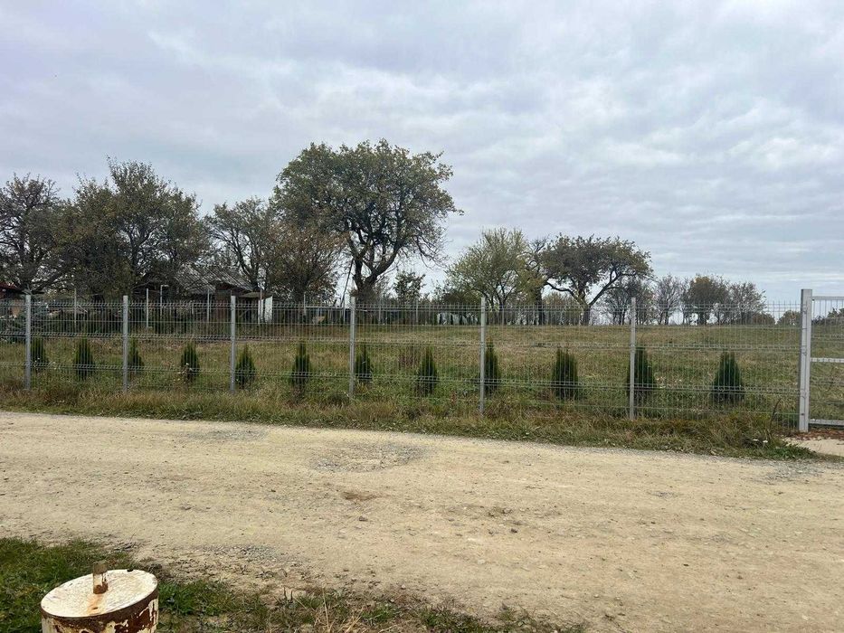 Vând teren intravilan în comuna Căpușu Mare