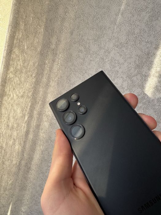 Samsung S 23 Ultra в идеале 512гб