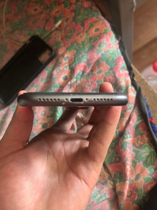 Iphone 11 b/u 64gb