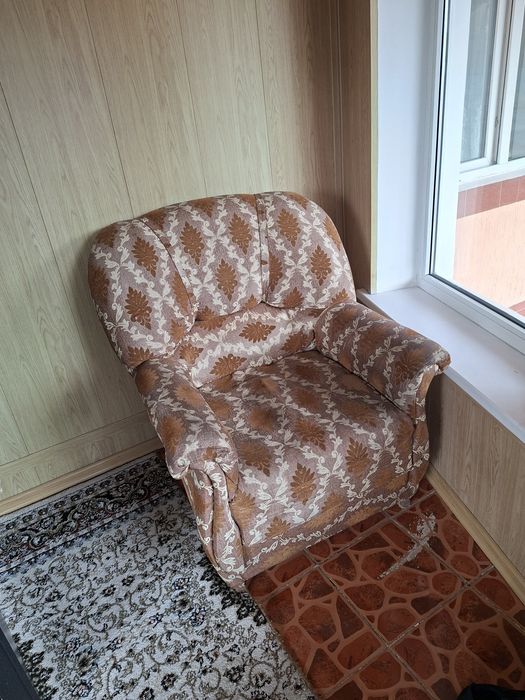 Продам 2 кресла хорошего качества