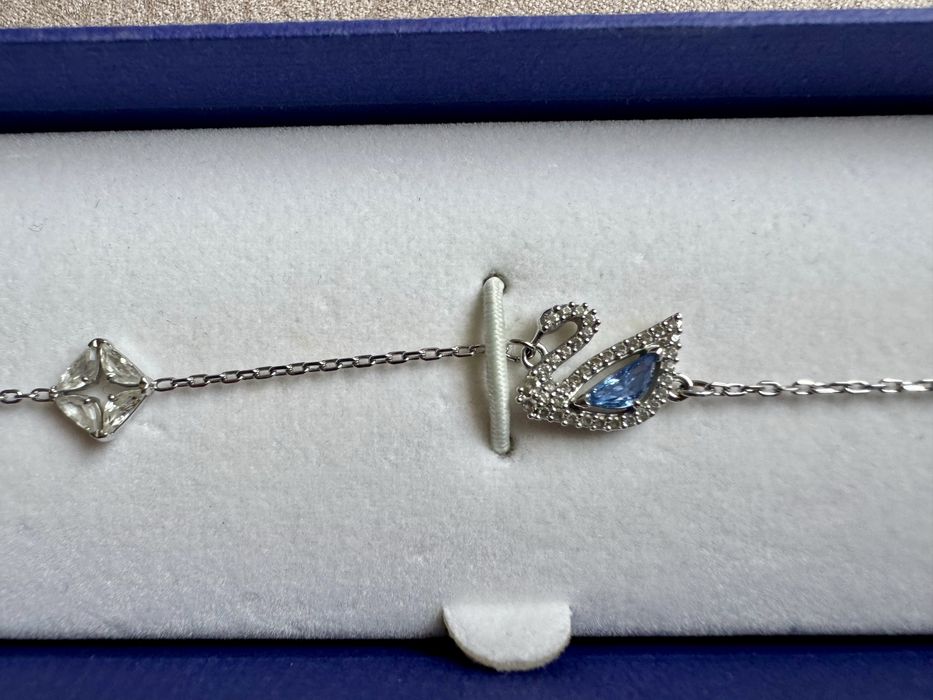 Дамска гривна Swarovski - нова