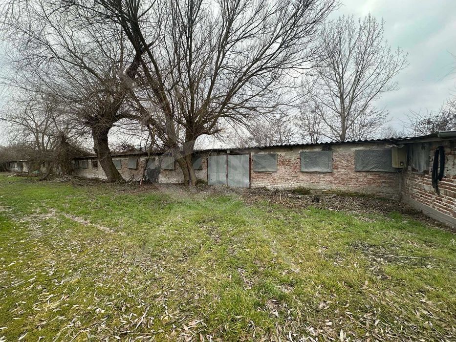 Животновъден комплекс + жилищна част до Пловдив