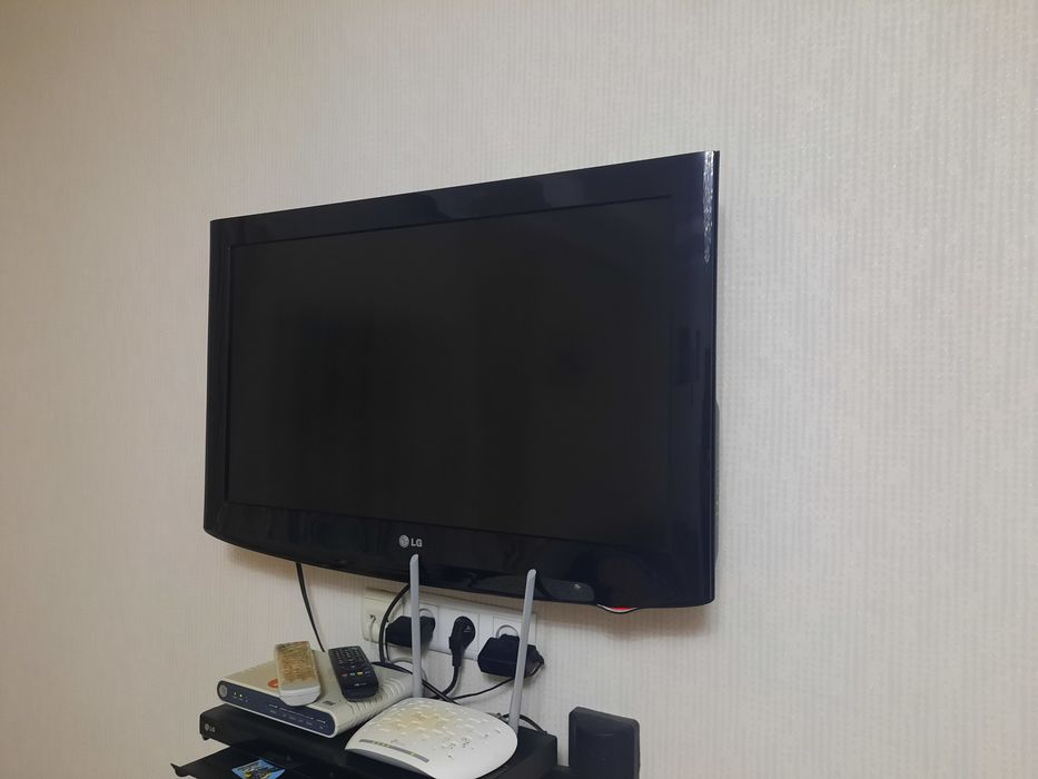 Продаются ковёр и тв