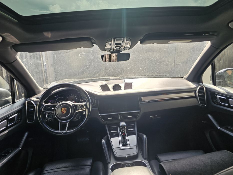 Porsche cayenne 2018 avariat