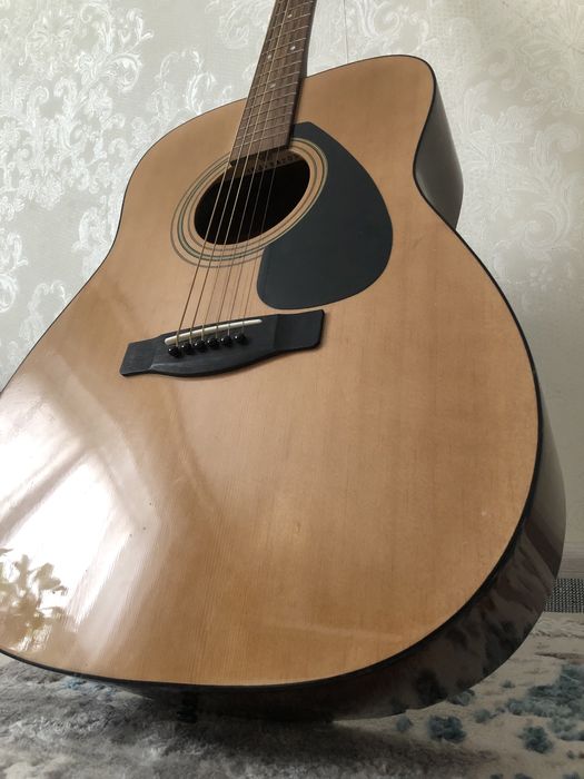 Гитара аккустика