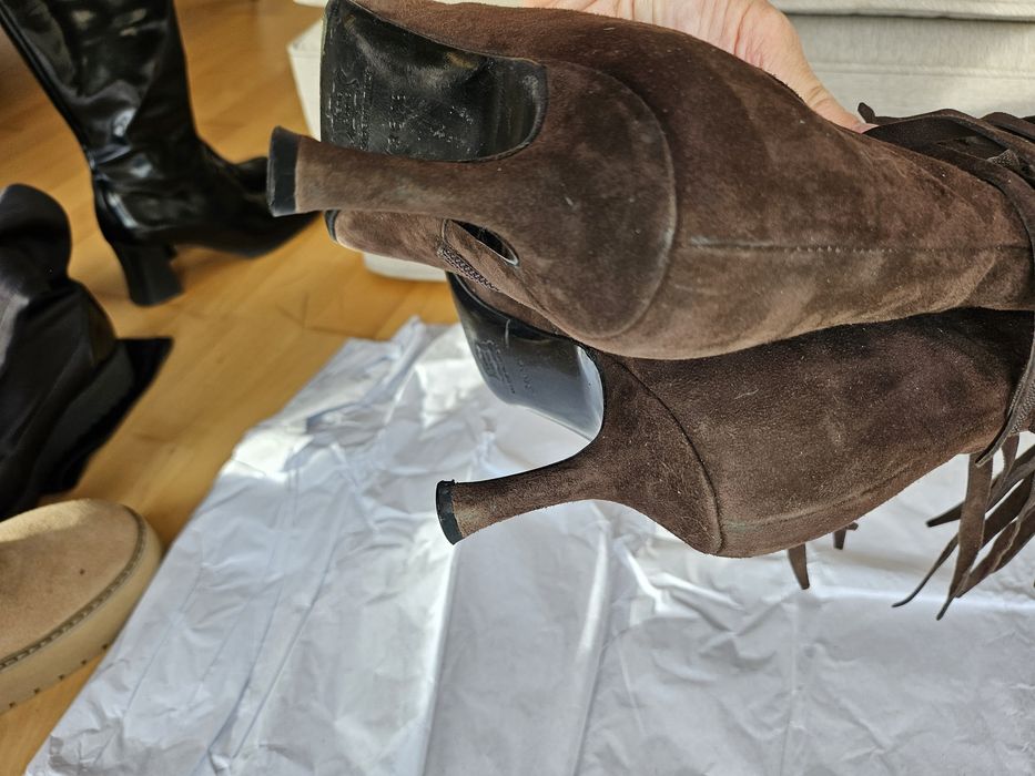 Cizme din piele naturala captusite cu piele, mar. 37, nubuc, franjuri