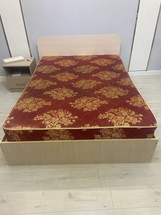 Продам диван длина 2 ширина 1,60