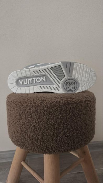 Louis Vuitton Обувки