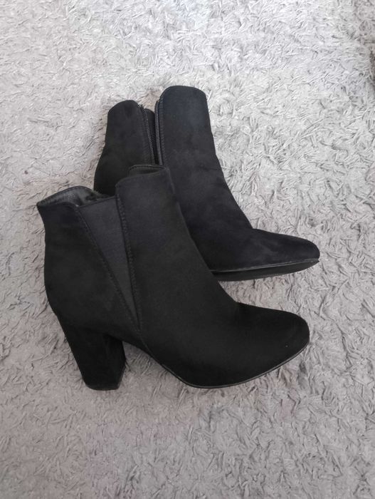 Дамски велурени боти